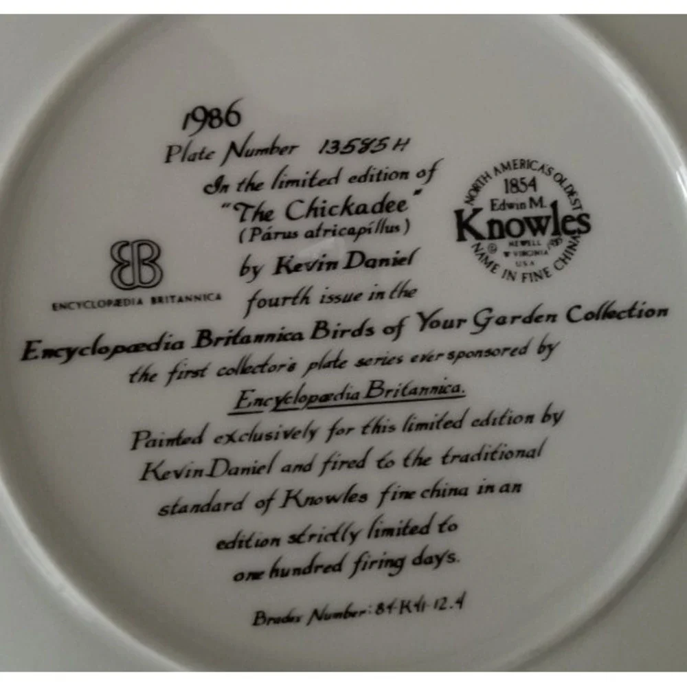 Vintage The Chickadee Collection Knowles Collector 8.5 inch H  1986 Plate #13585